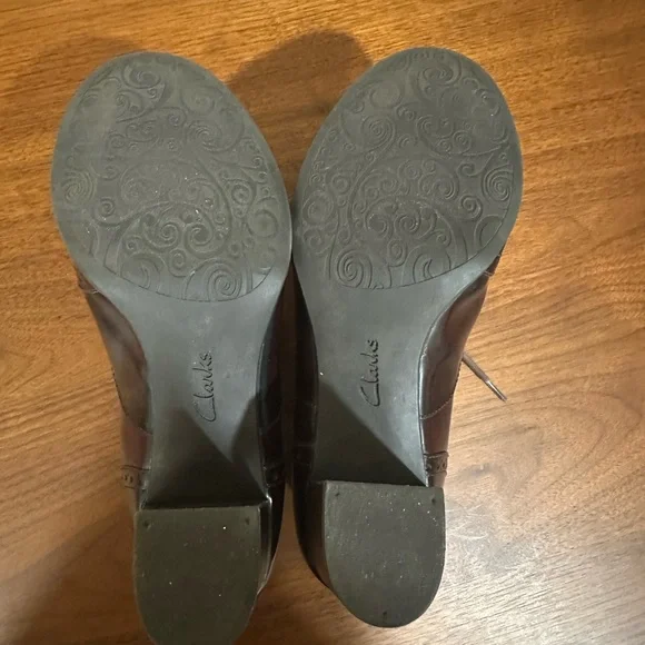 Clark’s Women’s Burgundy Genuine Leather Oxford Block Heels size 10 - Picture 8 of 8